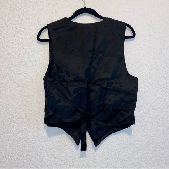 Clio Velvet Vest with Details Beads - Picture 3 of 9